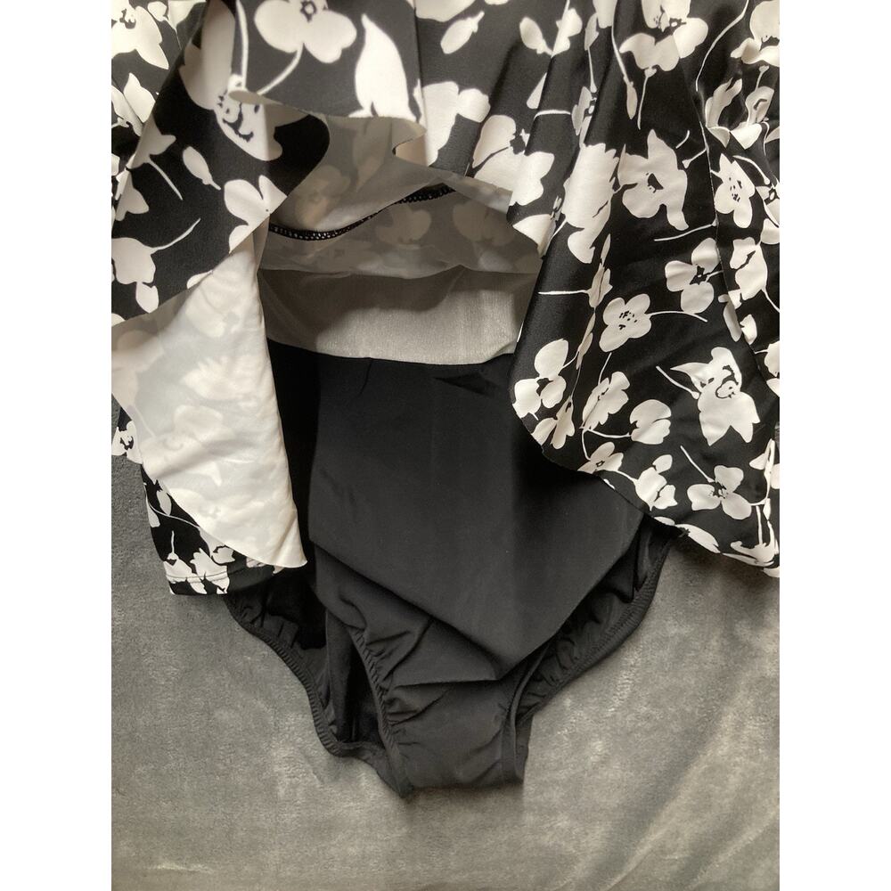 NWT Croft & One Piece Tummy Control Swimsuit Tiered Floral Black White Sz 14 - Picture 9 of 10